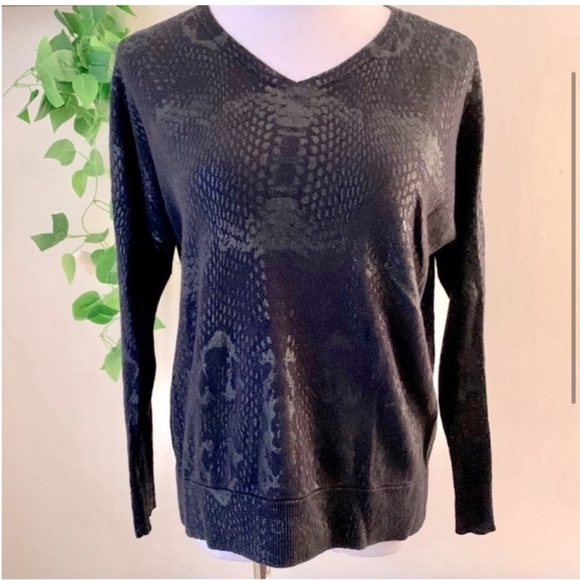 Generation Love Sweater - Picture 3 of 5